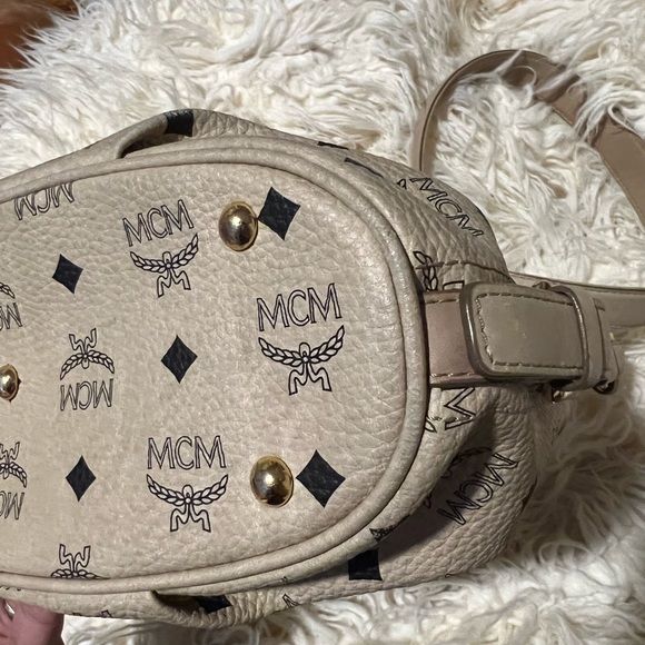 Authentic M C M hobo bag - Picture 8 of 16